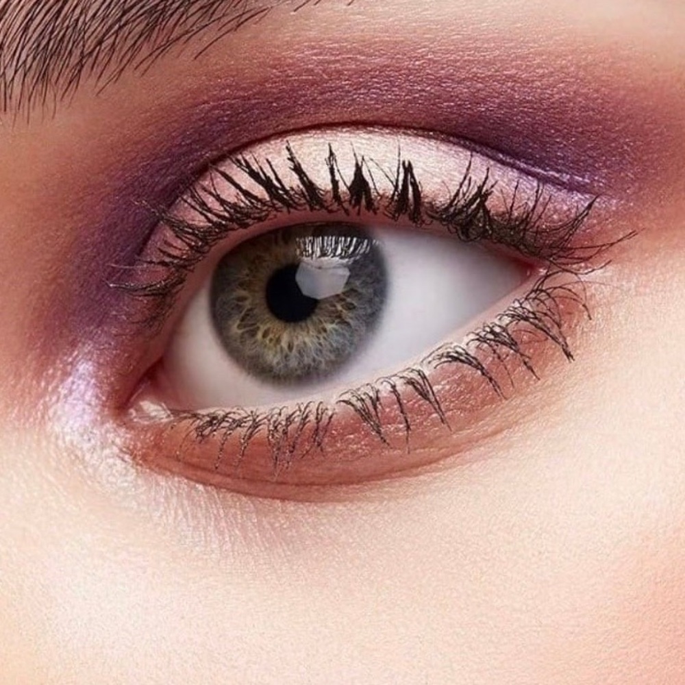 MAC X Stranger Things Hawkins Class of 1986 Eye Palette - Picture 11 of 13